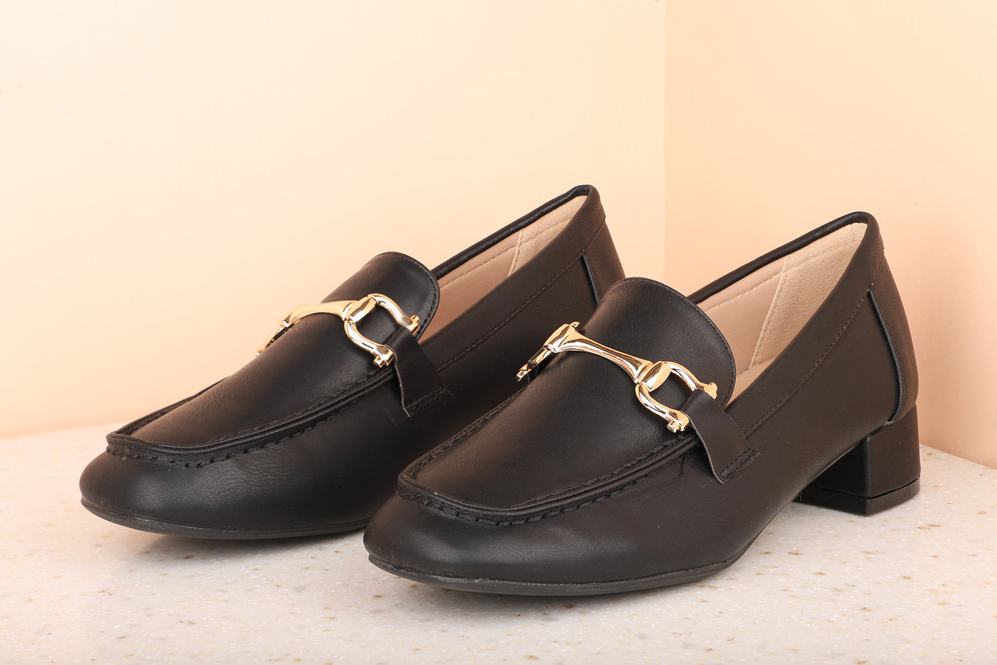 Women Black Solid Moccasins with Buckle Detail