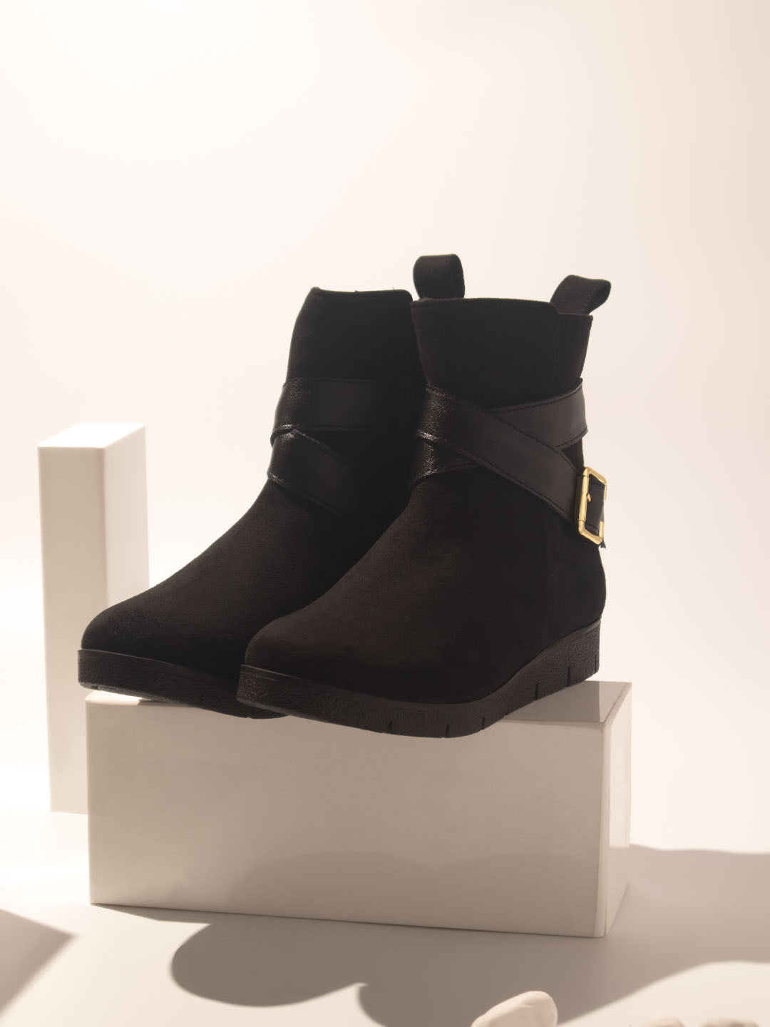 Women Black Chelsea Boots