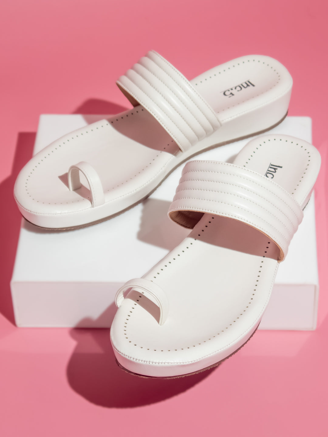 Women White Solid Comfort Sandals