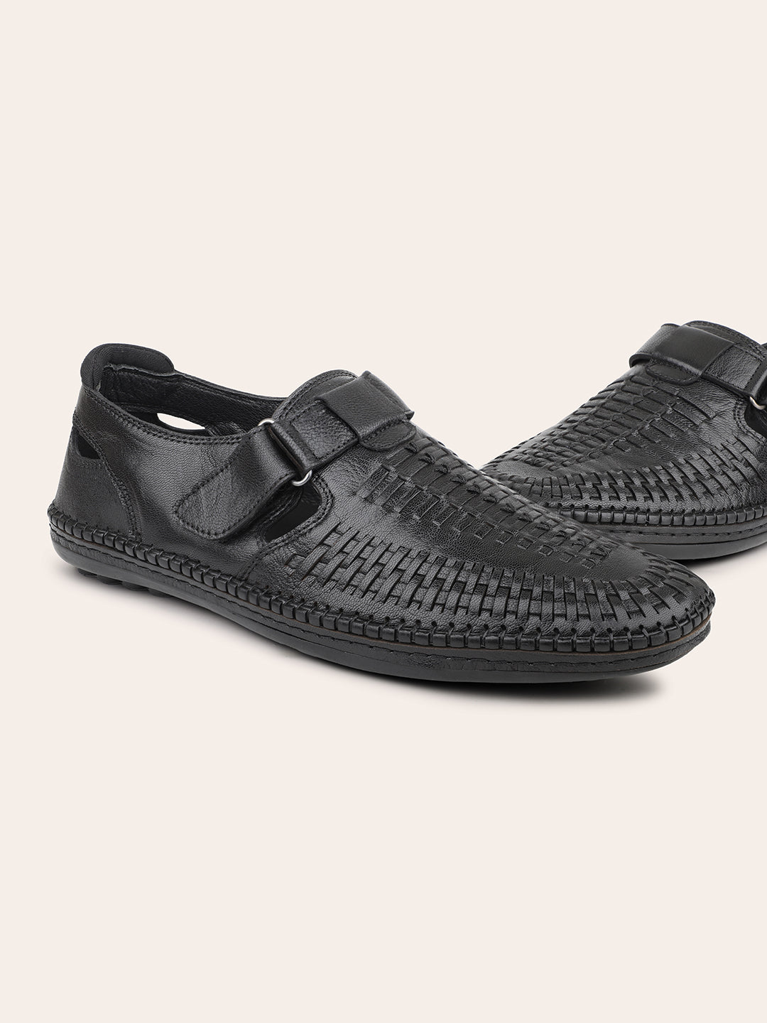 Atesber Black Textured Casual Sandal For Men