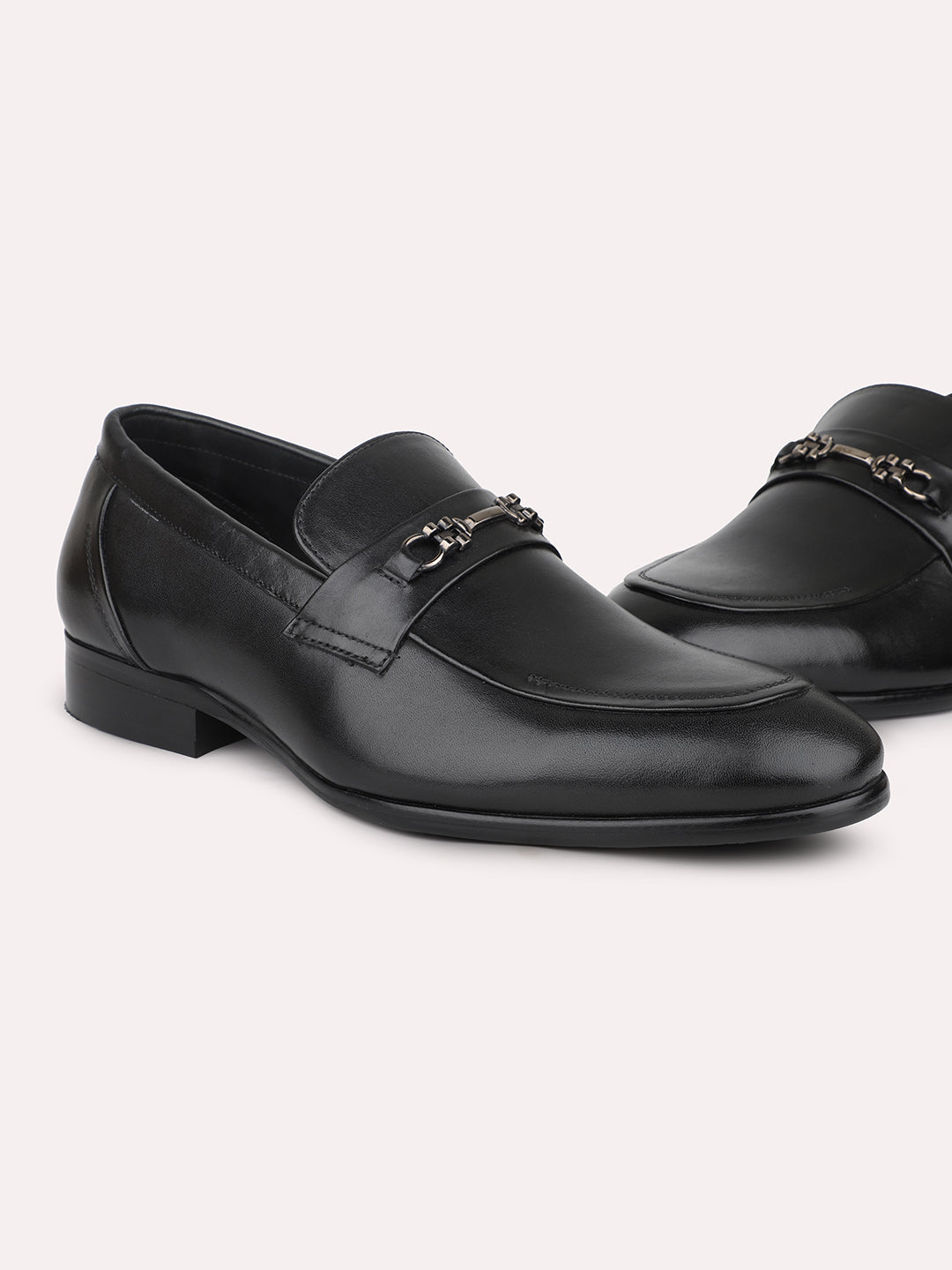 Atesber Black Solid Formal Shoes For Men
